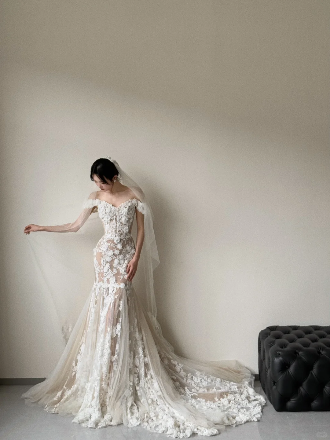 Elegant Mermaid Off The Shoulder Tulle Applique With Veil Long Wedding Dresses C3859