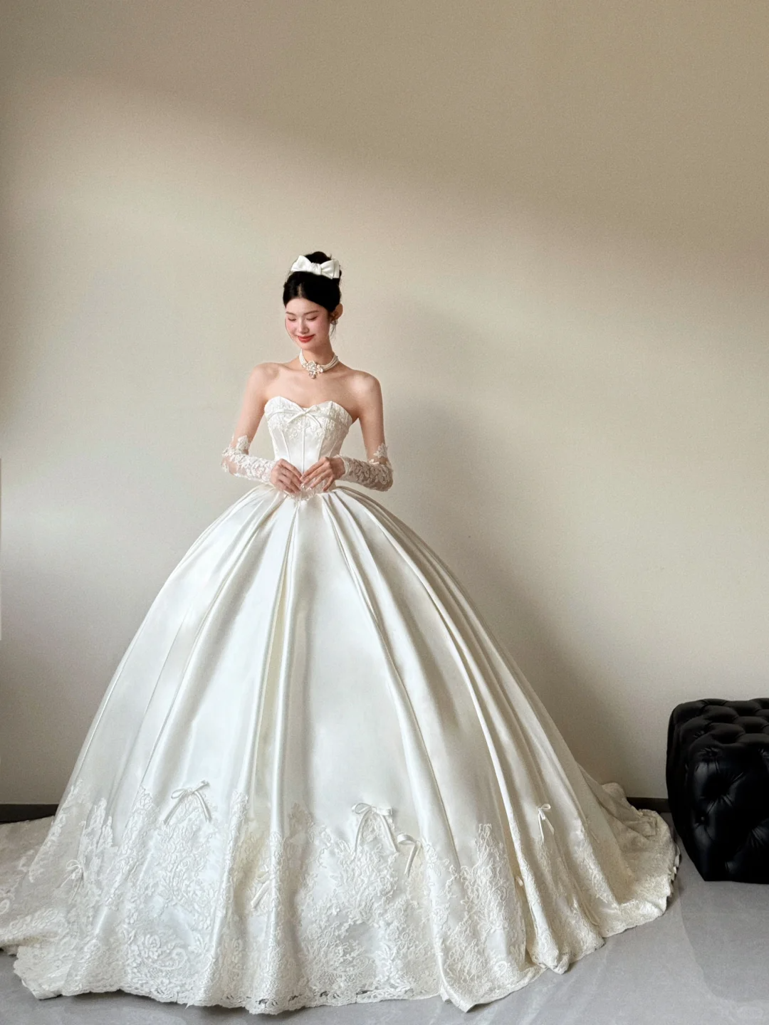 Vintage Ball Gown Strapless Satin Lace Applique Long Wedding Dresses C3860