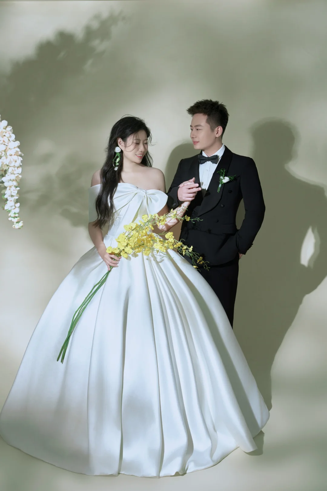 Elegant Ball Gown Off The Shoulder White Satin Long Wedding Dresses C3914