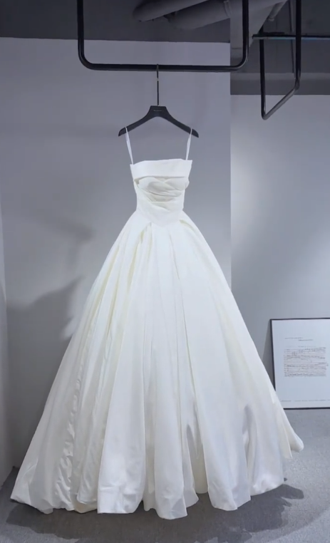 Elegant Ball Gown Spaghetti Straps Taffeta Long Wedding Dresses C3987