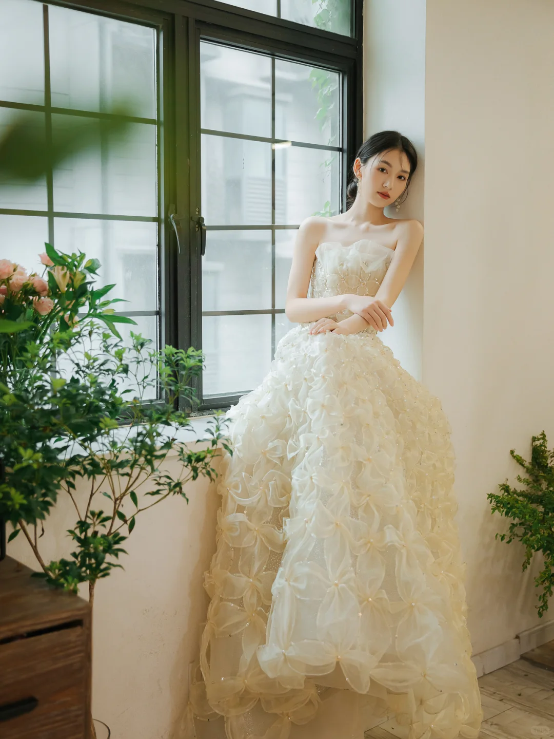 Dreamy  Ball Gown Strapless Tulle Beaded Long Wedding Dresses C4174