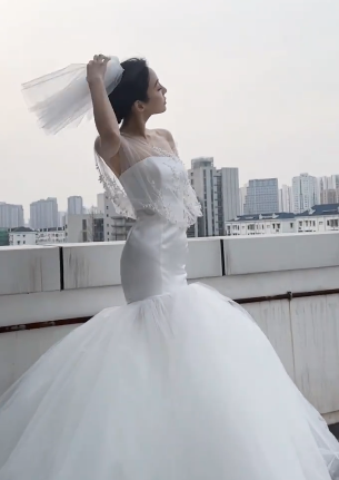 Chic Mermaid Strapless Satin Tulle Applique With Veil Long Wedding Dresses C4177