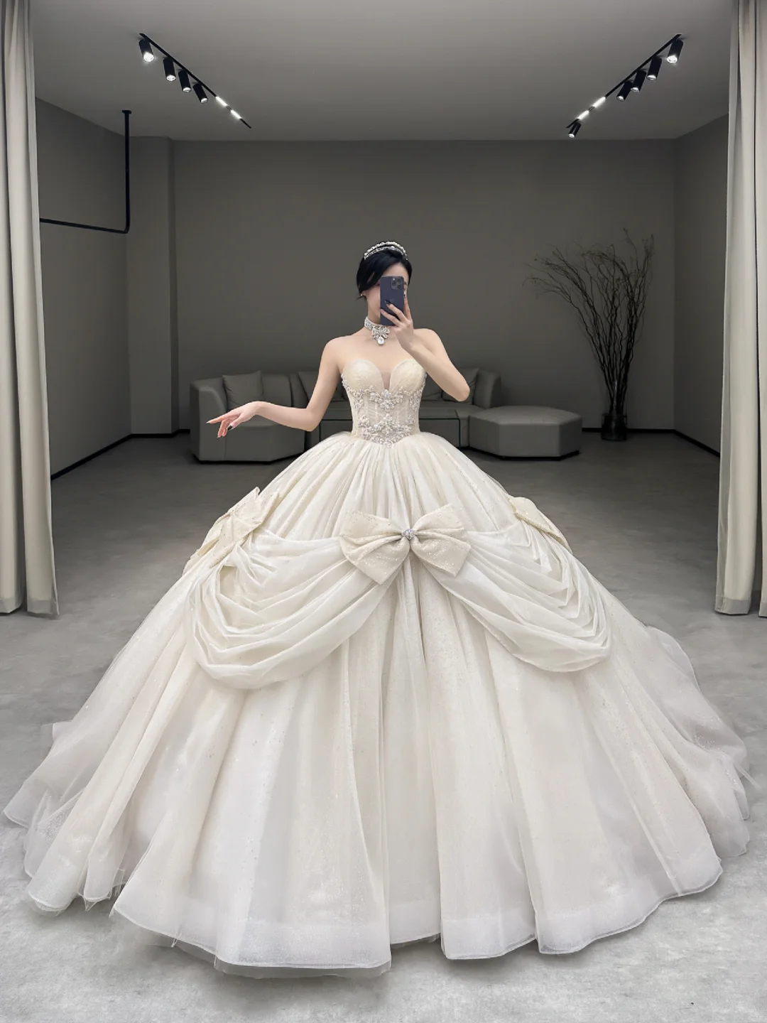 Pretty Ball Gown Strapless Tulle Bow Long Wedding Dresses C4181