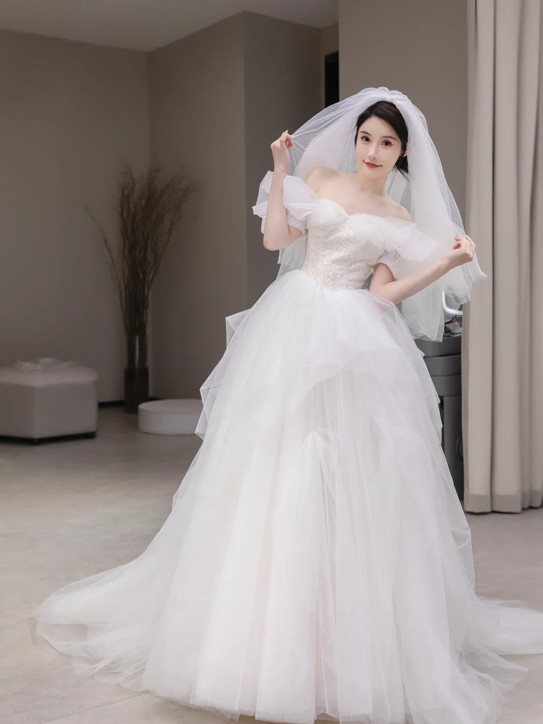 Elegant Ball Gown Off The Shoulder Tulle With Veil  Long Wedding Dresses C4184