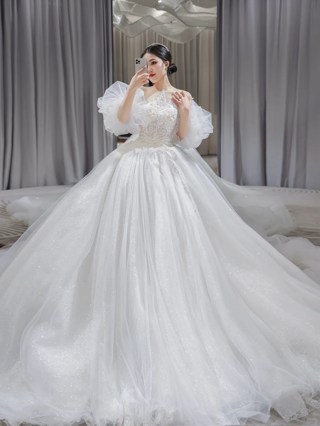 Pretty Ball Gown Tulle Lace Applique Short Sleeves Long Wedding Dresses C4198