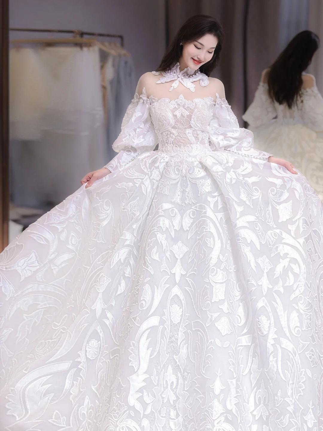 Unique Ball Gown Tulle Lace Applique Long Sleeves Long Wedding Dresses C4208