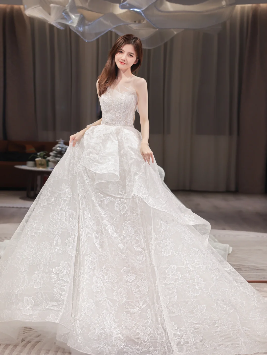 Dreamy Ball Gown Strapless Lace Long Wedding Dresses C4210