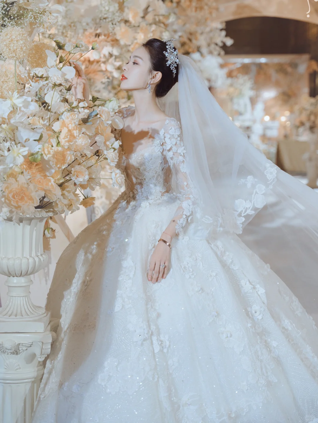 Pretty Ball Gown Tulle Applique Long Sleeves With Veil Long Wedding Dresses C4213