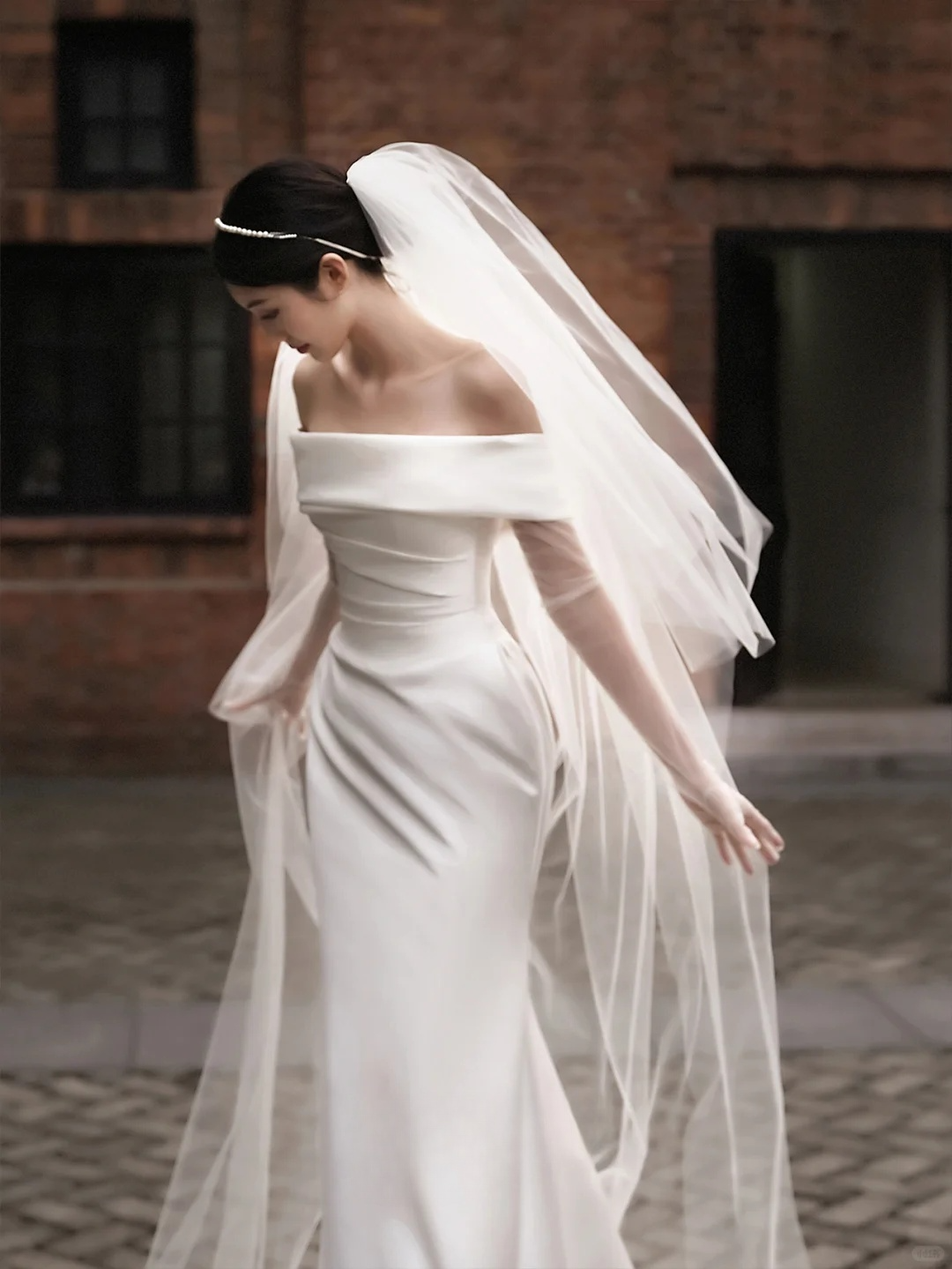 Elegant Mermaid Off The Shoulder Satin Tulle With Veil Long Wedding Dresses C4283