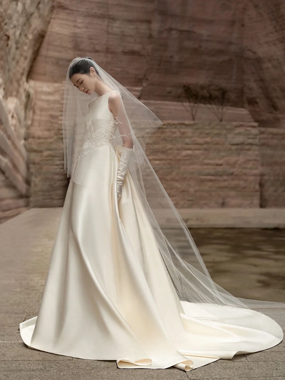 Dreamy A Line Satin Applique Backless With Gloves Veil Long Wedding Dresses C4290