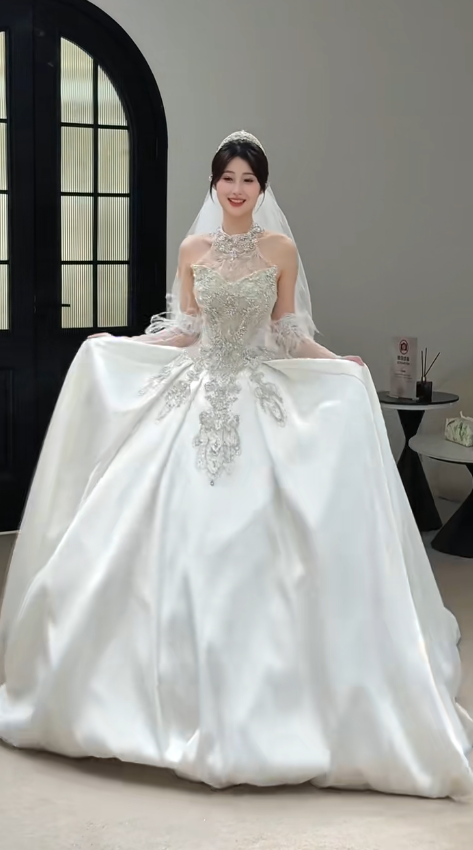 Timeless Ball Gown Halter Satin Sequin Beaded With Veil Long Wedding Dresses C4307