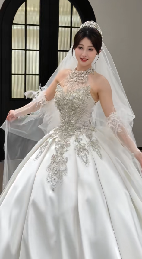 Timeless Ball Gown Halter Satin Sequin Beaded With Veil Long Wedding Dresses C4307