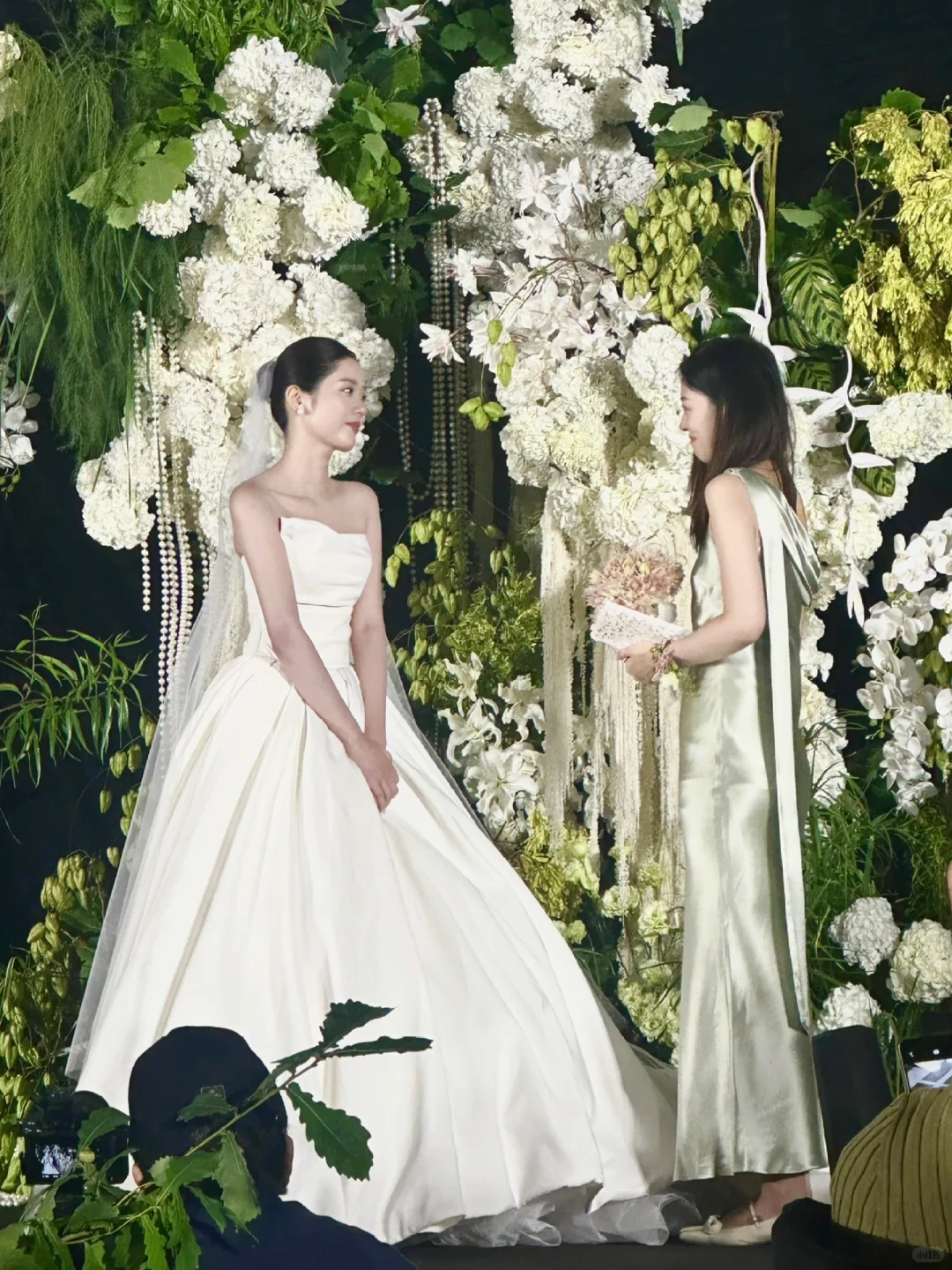 Elegant Ball Gown Strapless Satin With Veil Long Wedding Dresses C4326