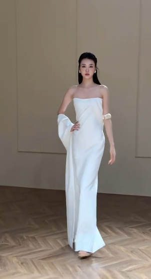 Chic Mermaid Strapless Satin Long Wedding Dresses C4328