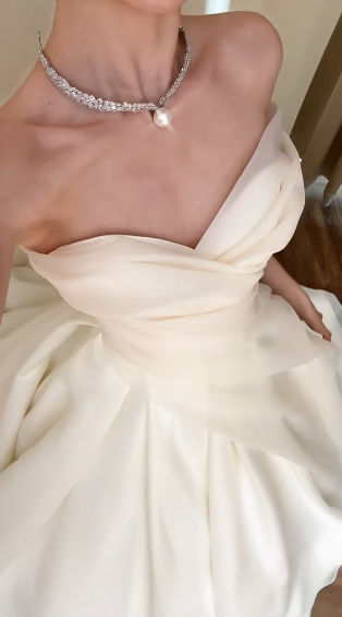 Elegant Ball Gown Off The Shoulder Chiffon Long Wedding Dresses C4333