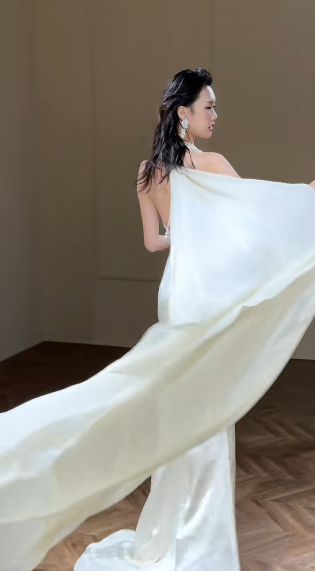 Unique Mermaid Halter Satin Long Wedding Dresses C4336