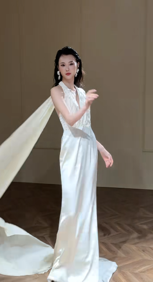 Unique Mermaid Halter Satin Long Wedding Dresses C4336