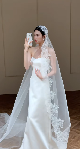 Elegant Mermaid Strapless Satin With Veil Long Wedding Dresses C4337