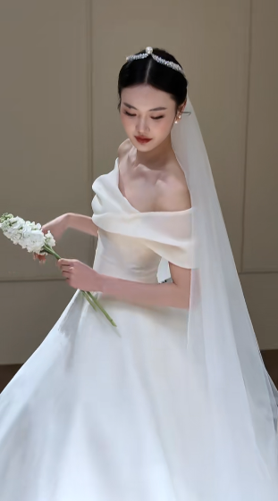 Elegant Ball Gown Off The Shoulder Satin With Veil Long Wedding Dresses C4339