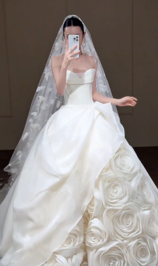 Stunning Ball Gown Sweetheart Chiffon With Veil Long Wedding Dresses C4349