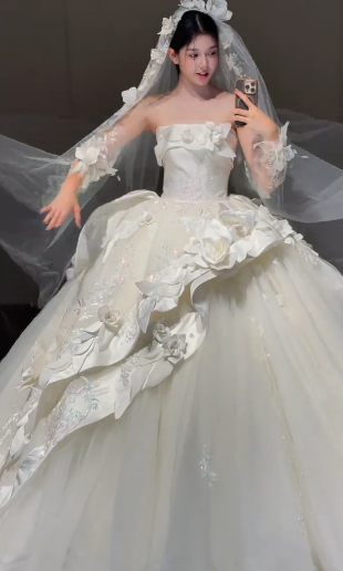 Gorgeous Ball Gown Strapless Satin Tulle Applique With Sleeves Veil Long Wedding Dresses C4354