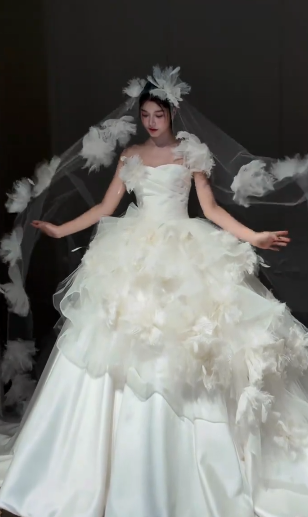 Timeless Ball Gown Strapless Satin Tulle Applique With Veil Long Wedding Dresses C4355