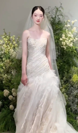 Dreamy Mermaid Strapless Tulle Beads With Veil Long Wedding Dresses C4357