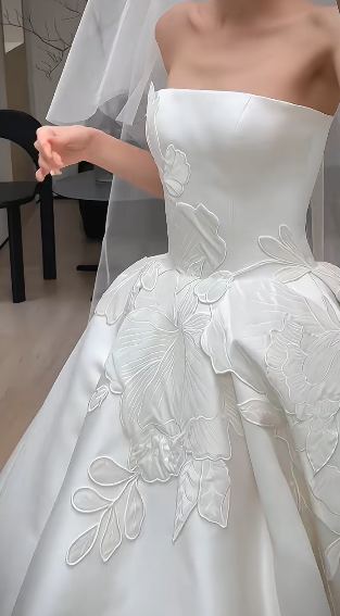 Classy Ball Gown Strapless Satin Applique With Veil Long Wedding Dresses C4377