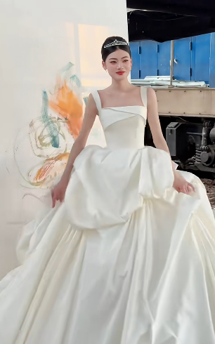 Unique Ball Gown Square Satin Pleated Long Wedding Dresses C4378