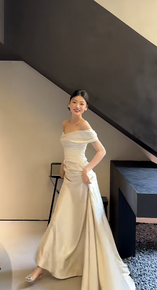 Elegant Mermaid Off The Shoulder Satin Long Wedding Dresses C4379