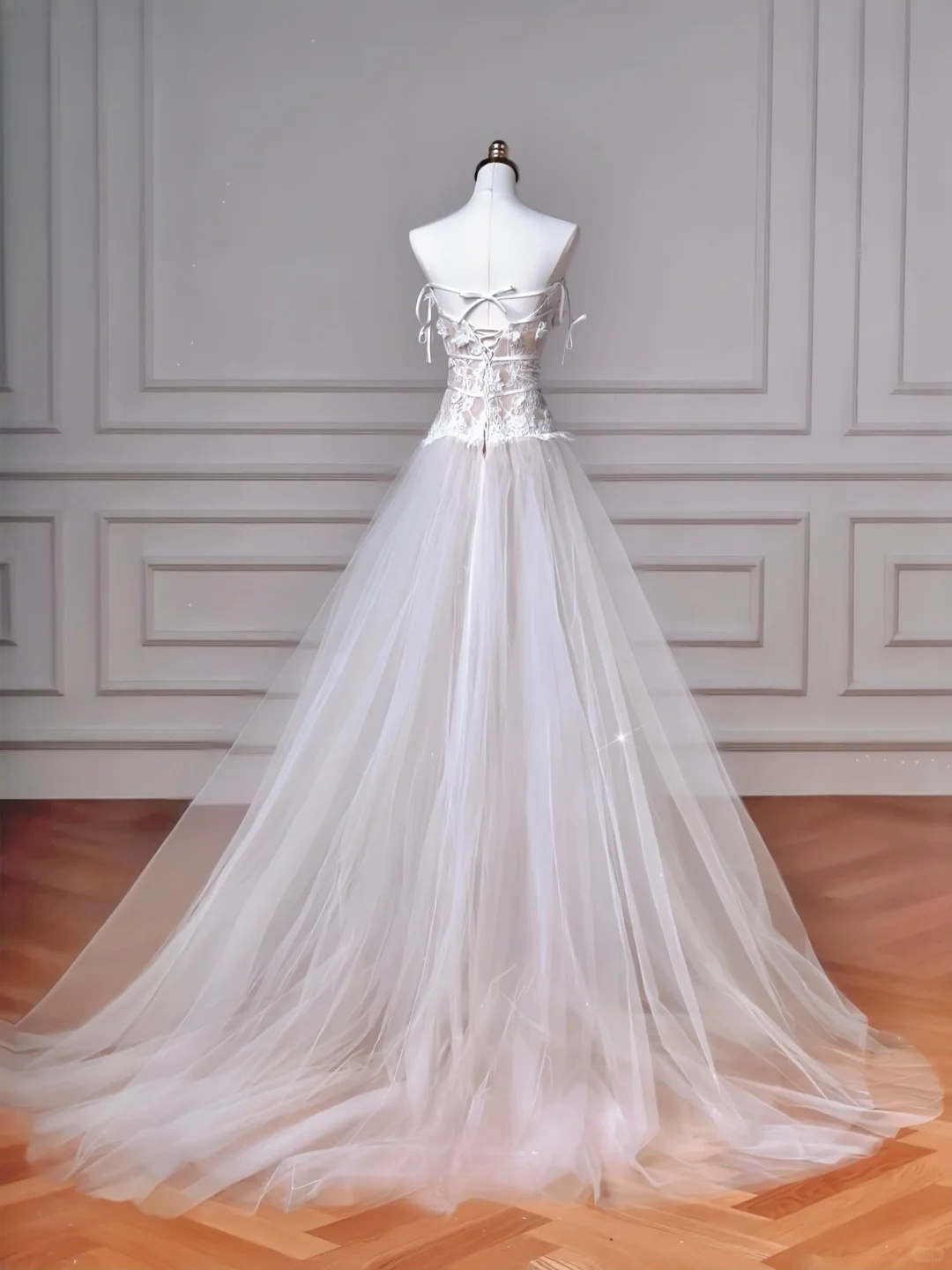 Pretty A Line Spaghetti Straps Tulle Lace Applique Long Wedding Dresses C4385