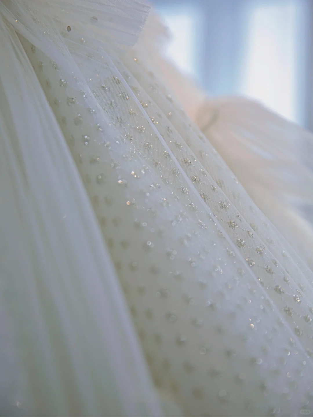 Elegant Ball Gown Strapless Tulle Sequin Long Wedding Dresses C4394