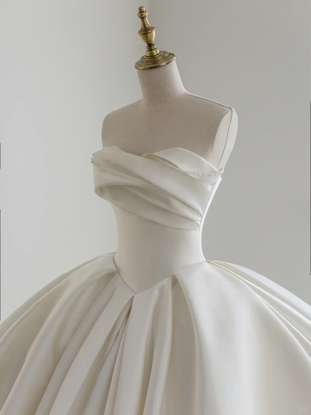 Timeless Ball Gown Strapless Satin Tulle Beads Long Wedding Dresses C4429