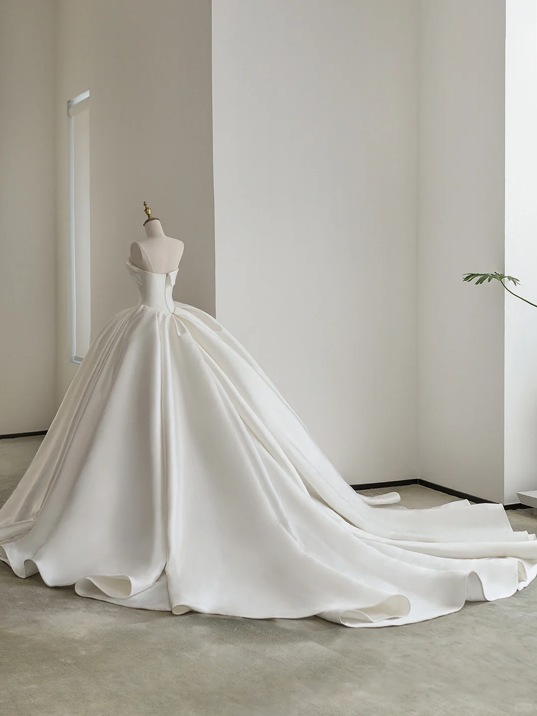 Timeless Ball Gown Strapless Satin Tulle Beads Long Wedding Dresses C4429