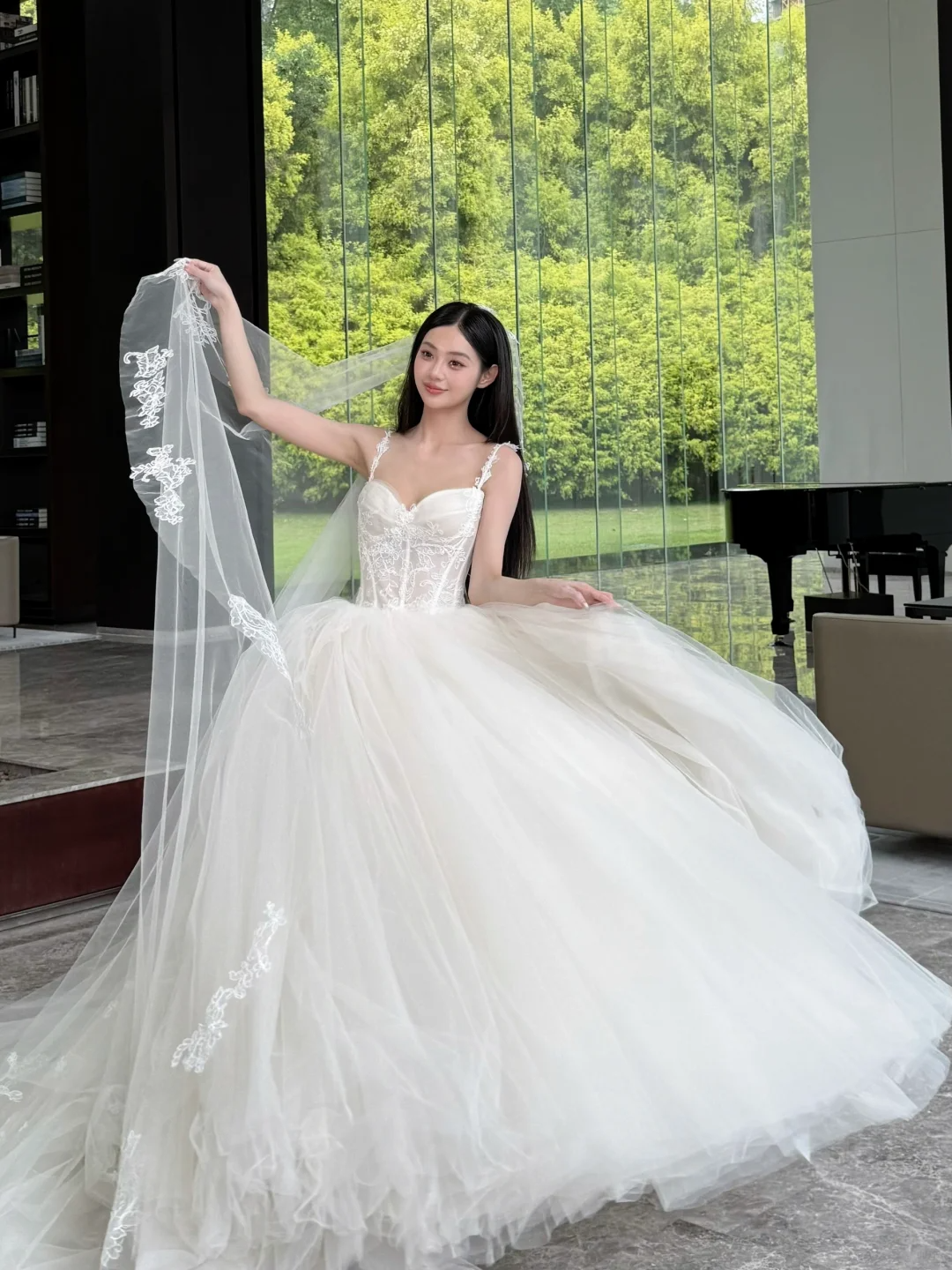 Stunning Ball Gown Spaghetti Straps Tulle Lace With Veil Long Wedding Dresses C4430