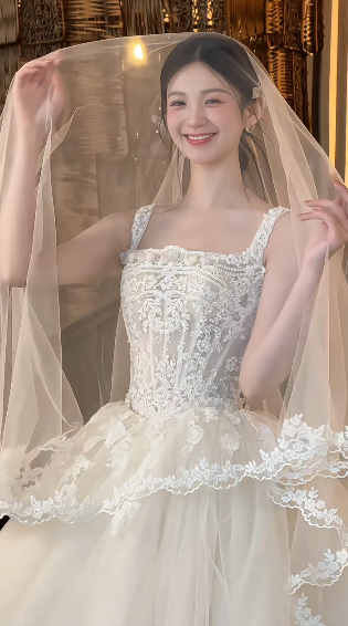 Sweet Ball Gown Square Tulle Lace With Veil Long Wedding Dresses C4441