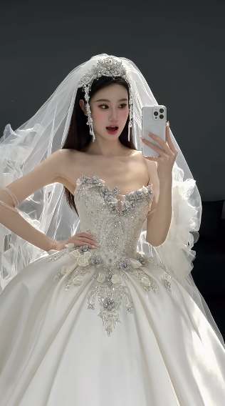 Timeless Ball Gown Strapless Satin Sequin Beads With Veil Long Wedding Dresses C4443