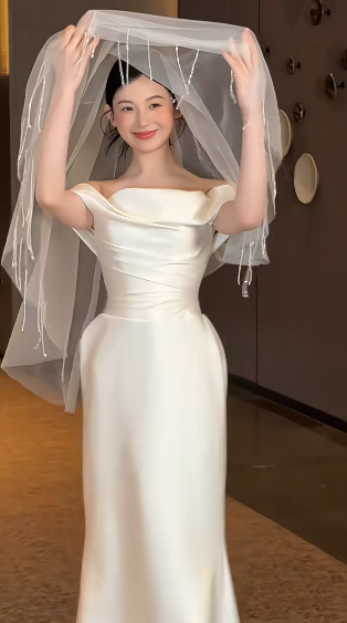 Elegant Mermaid Off The Shoulder Satin With Veil Long Wedding Dresses C4446