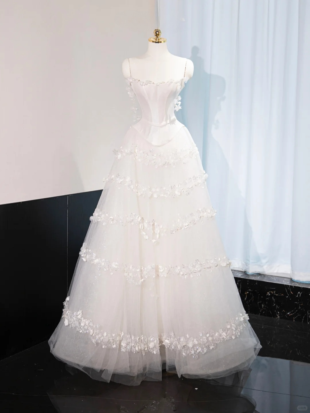 Princess A Line Spaghetti Straps White Satin Tulle Applique Long Wedding Dresses C4448