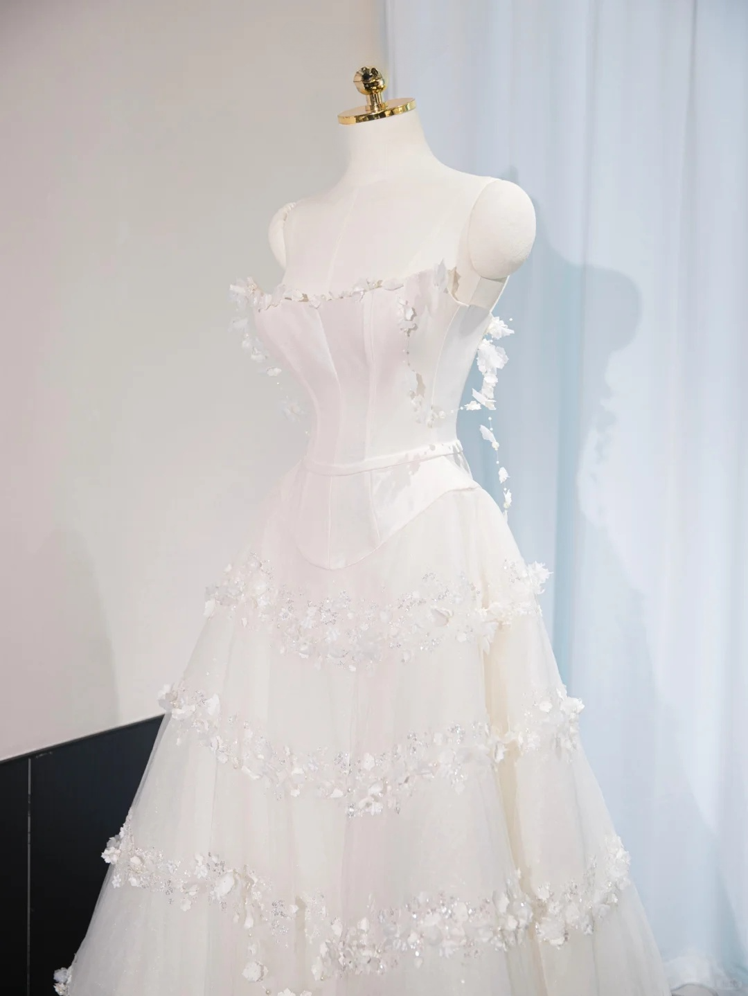 Princess A Line Spaghetti Straps White Satin Tulle Applique Long Wedding Dresses C4448