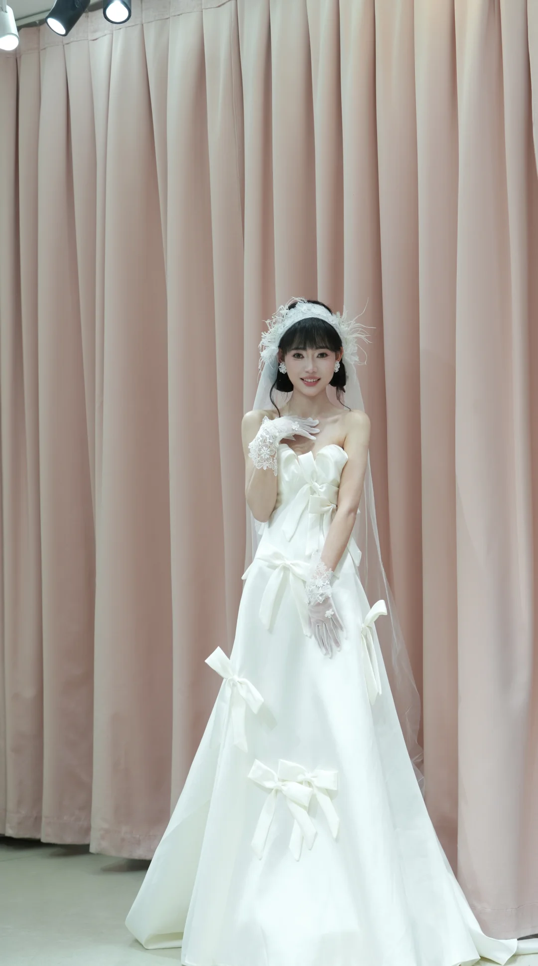 Princess A Line Strapless Satin Tulle Bow With Gloves Veil Long Wedding Dresses C4465