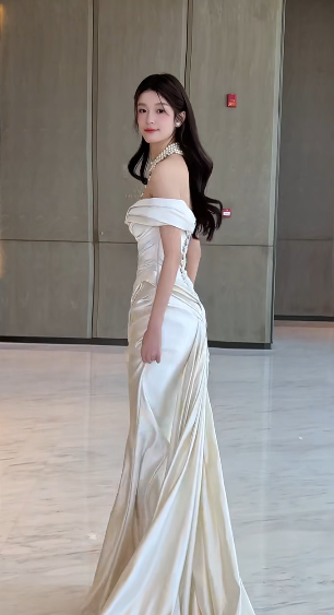 Pretty Mermaid Off The Shoulder Satin Pleated Long Wedding Dresses C4467