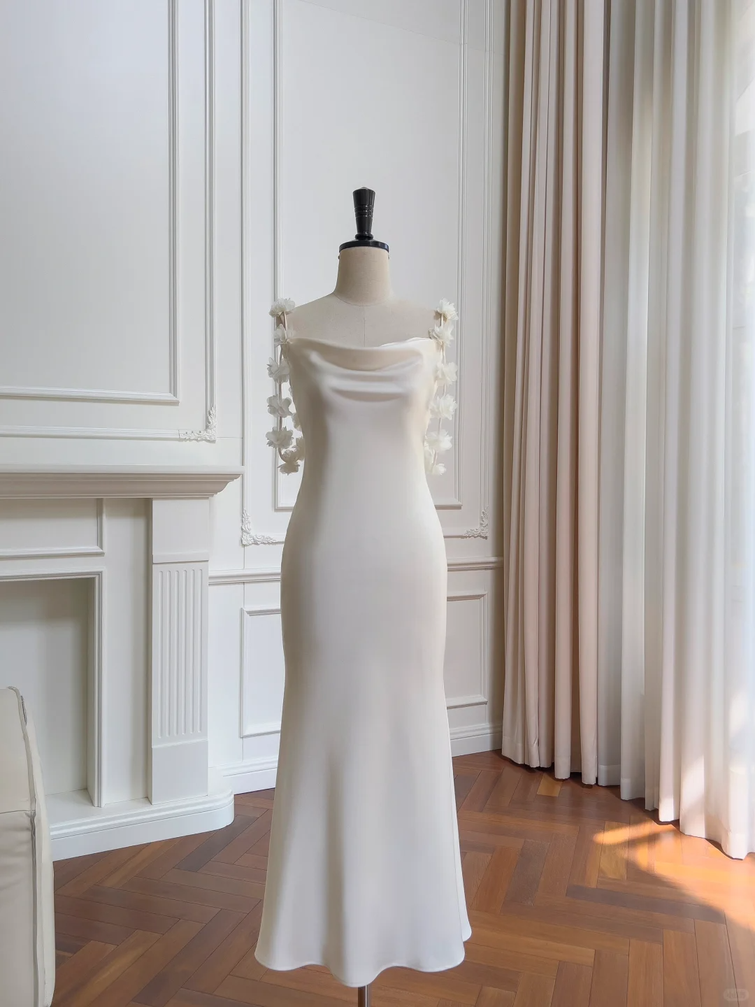 Elegant Mermaid Spaghetti Straps Satin Long Wedding Dresses C4477