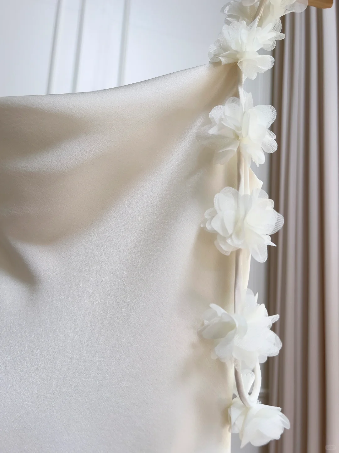 Elegant Mermaid Spaghetti Straps Satin Long Wedding Dresses C4477