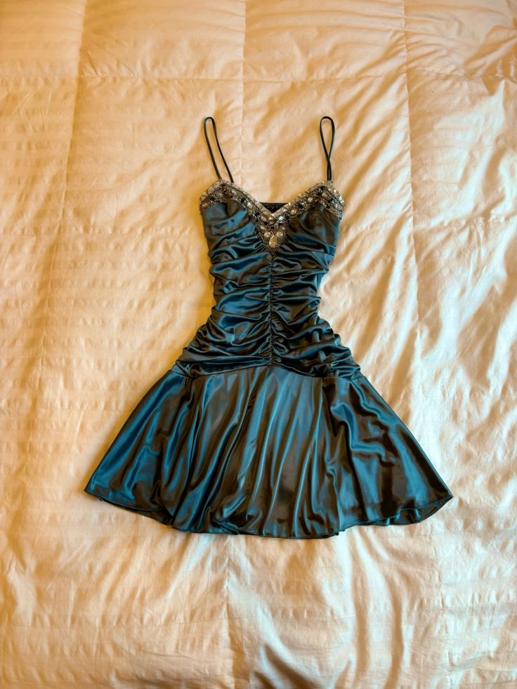 Pretty A Line Spaghetti Straps Satin Beads Short Homecoming Dress 16th Birthday Outfits C4492