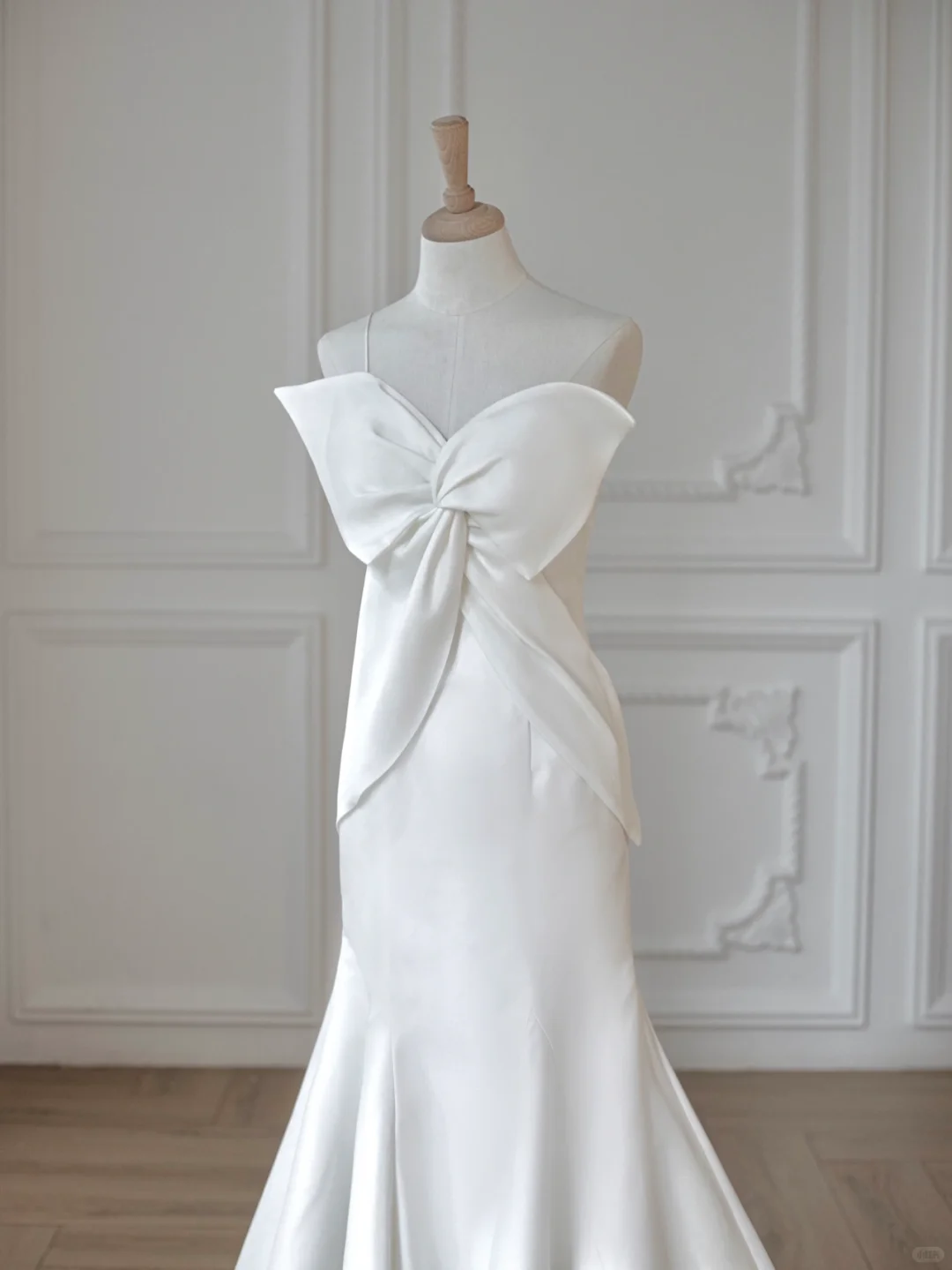 Unique Mermaid One Shoulder Strap Satin Long Wedding Dresses C4511