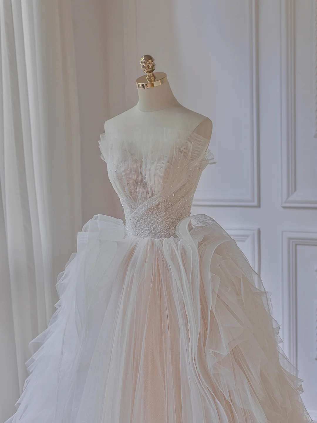 Princess Ball Gown Strapless Tulle Beads Long Wedding Dresses C4512