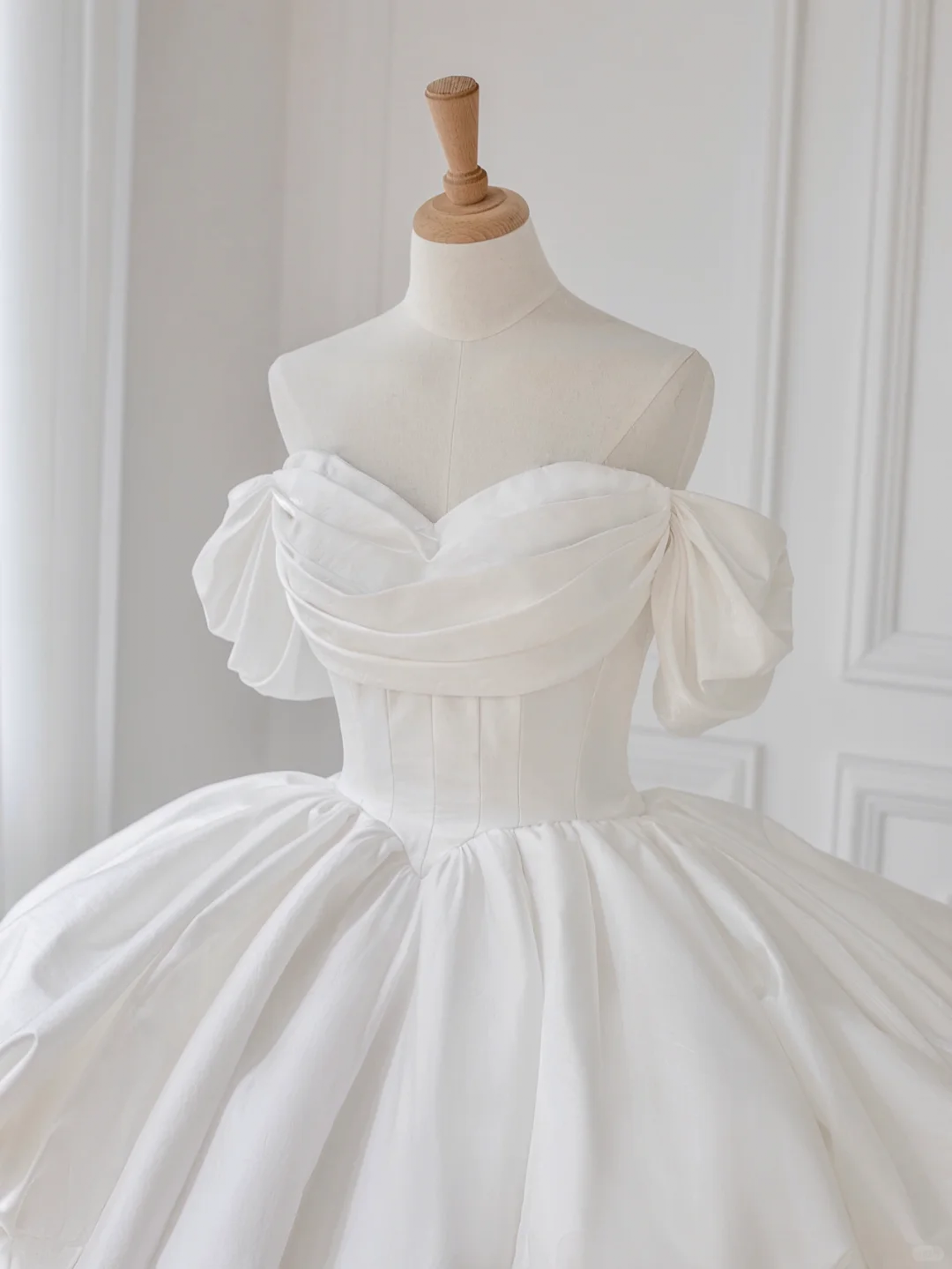 Princess Ball Gown Off The Shoulder Satin Long Wedding Dresses C4536