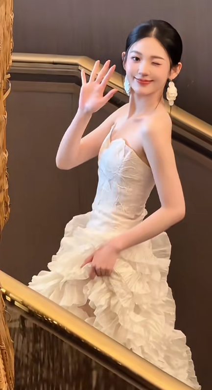 Chic Ball Gown Strapless Satin Long Wedding Dresses C4552