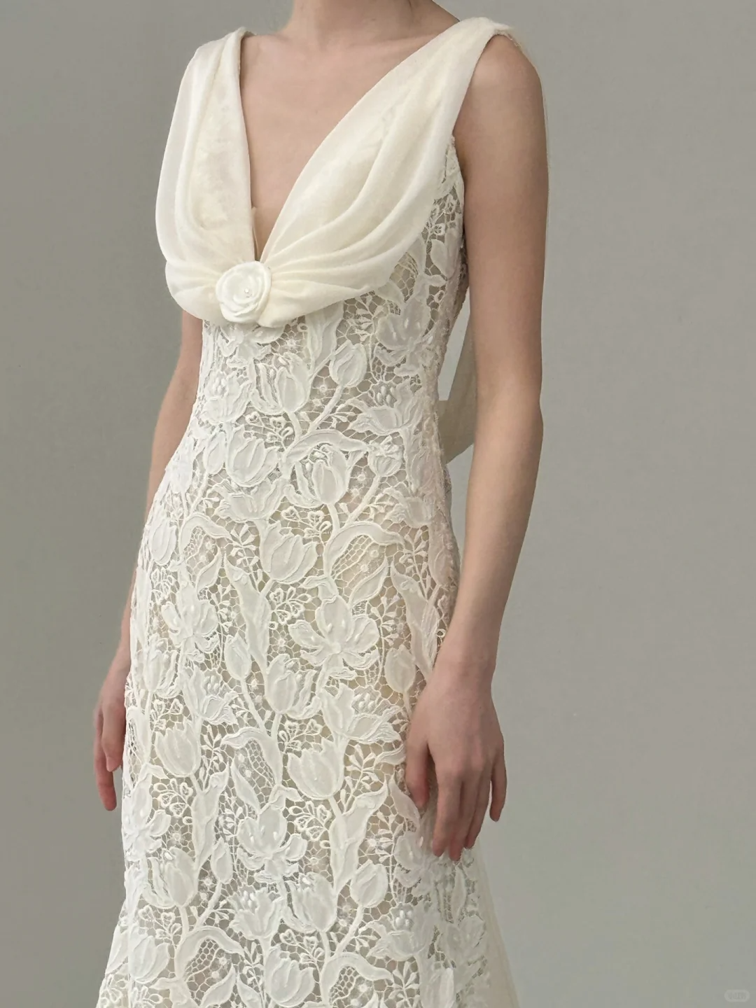 Unique Mermaid V Neck Satin Lace Backless Long Wedding Dresses C4555